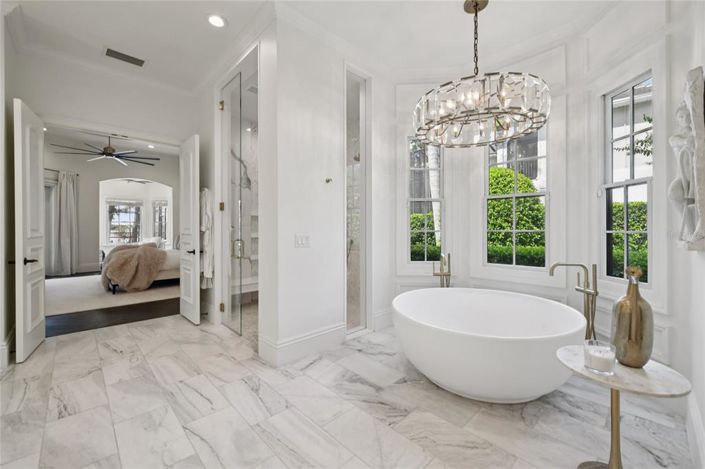 Image No.38-5 Bed Property for sale