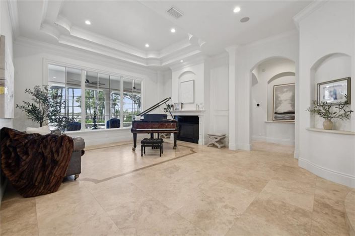 Image No.42-5 Bed Property for sale