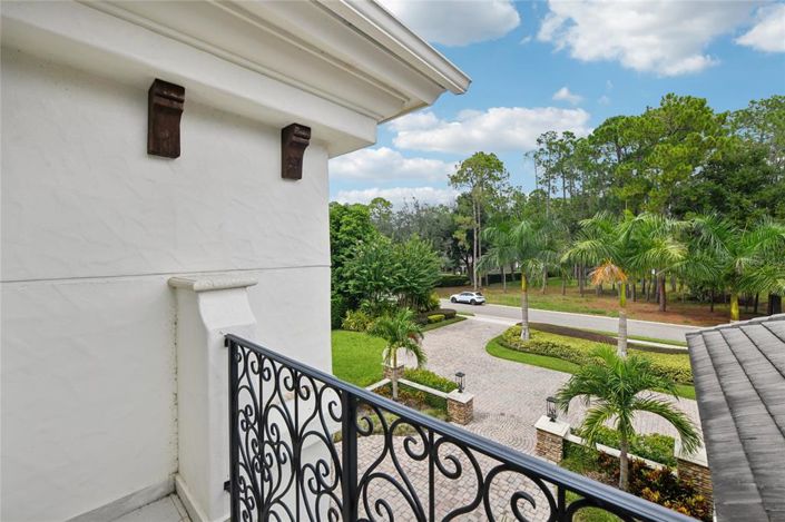 Image No.8-5 Bed Property for sale