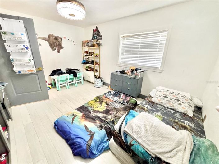 Image No.16-6 Bed Property for sale