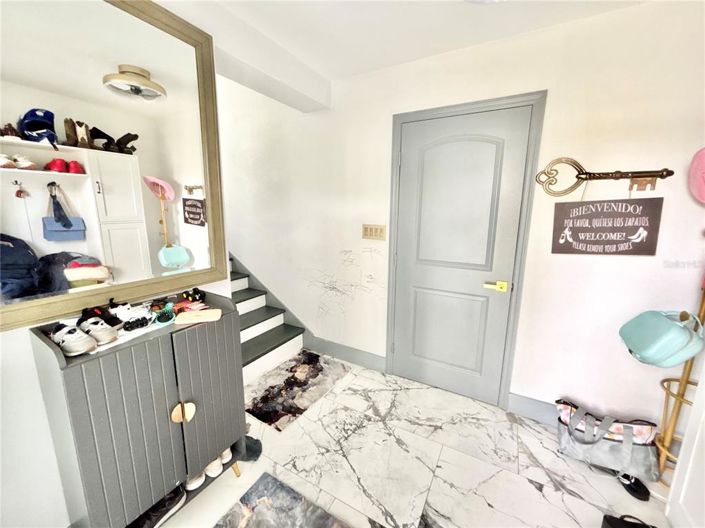 Image No.21-6 Bed Property for sale