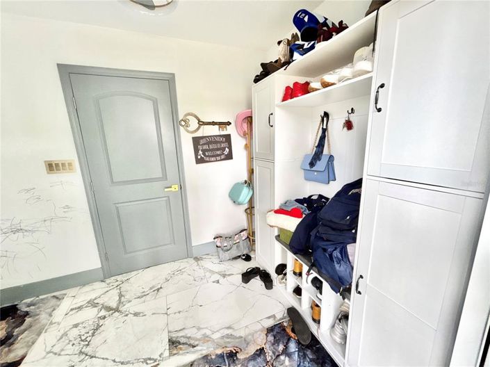 Image No.22-6 Bed Property for sale