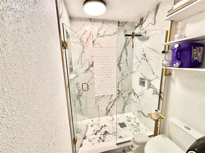 Image No.27-6 Bed Property for sale