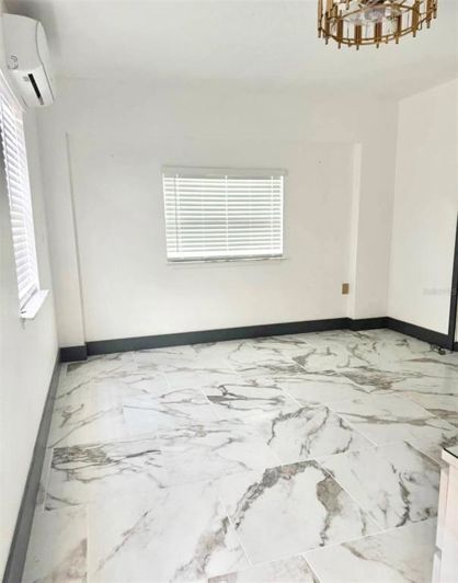 Image No.32-6 Bed Property for sale