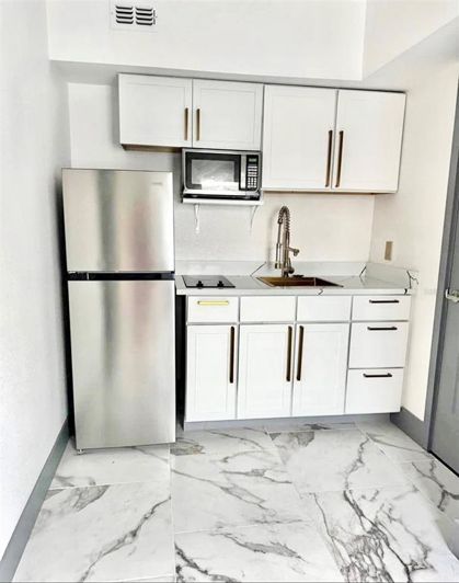 Image No.33-6 Bed Property for sale