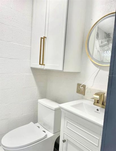 Image No.34-6 Bed Property for sale