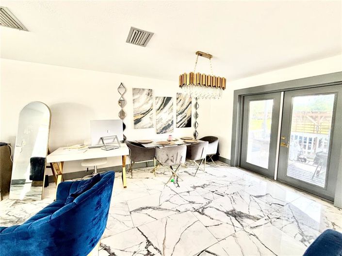 Image No.8-6 Bed Property for sale