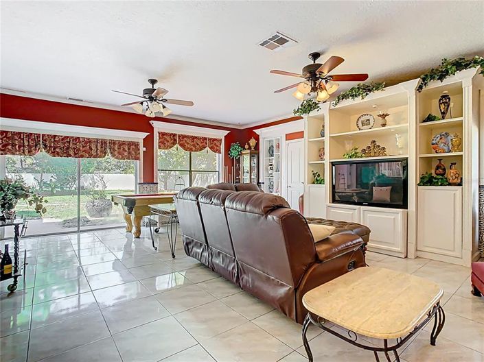 Image No.13-8 Bed Property for sale