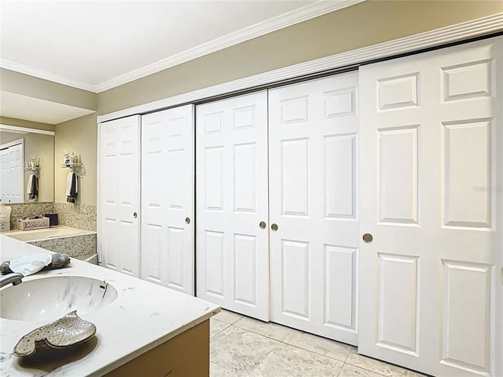 Image No.34-8 Bed Property for sale