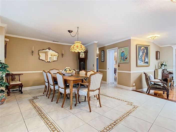 Image No.4-8 Bed Property for sale