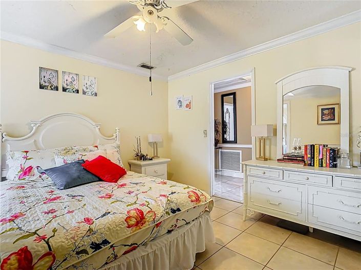 Image No.41-8 Bed Property for sale