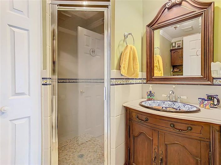 Image No.44-8 Bed Property for sale