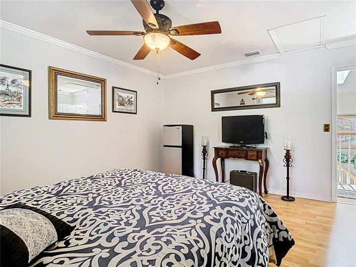 Image No.50-8 Bed Property for sale