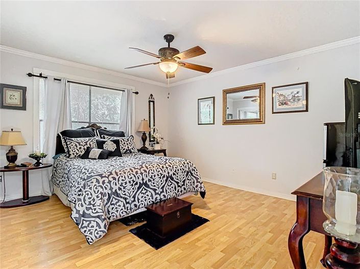 Image No.51-8 Bed Property for sale