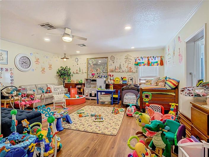 Image No.53-8 Bed Property for sale