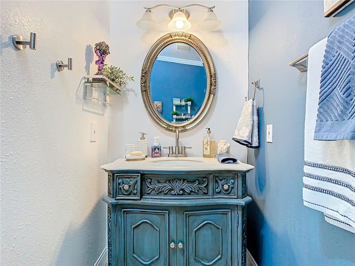 Image No.56-8 Bed Property for sale