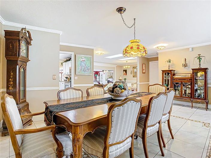 Image No.6-8 Bed Property for sale