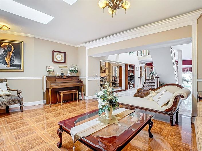 Image No.7-8 Bed Property for sale