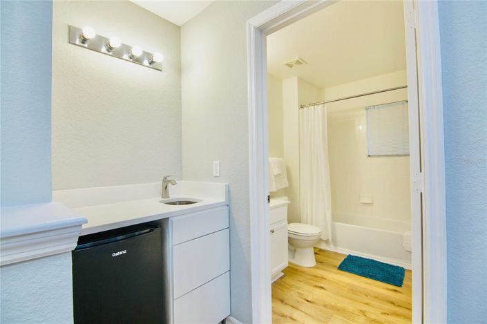 Image No.14-4 Bed Townhouse for sale