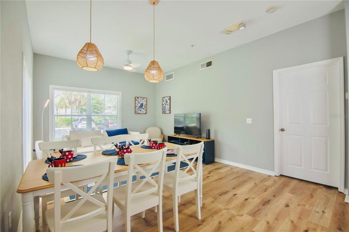 Image No.2-4 Bed Townhouse for sale