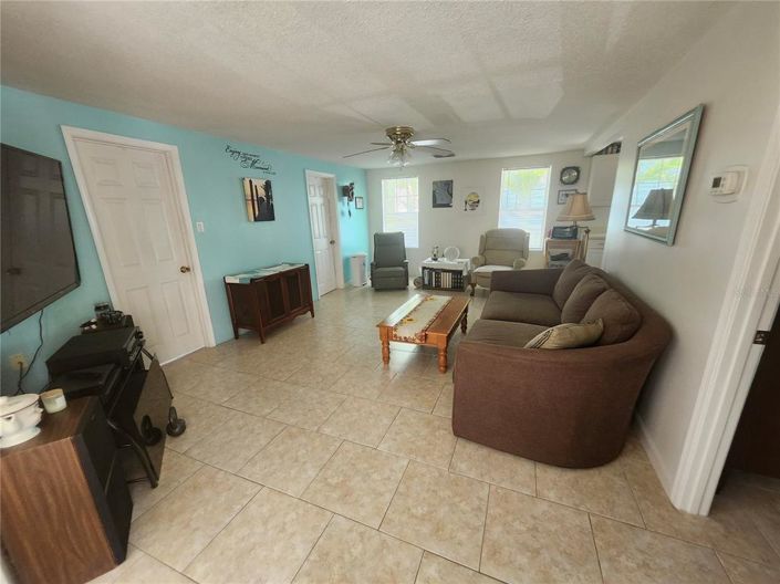 Image No.8-3 Bed Property for sale