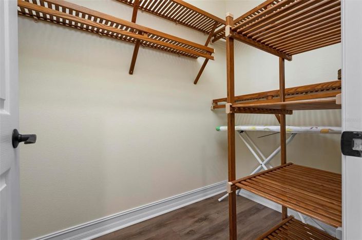 Image No.25-3 Bed Property for sale