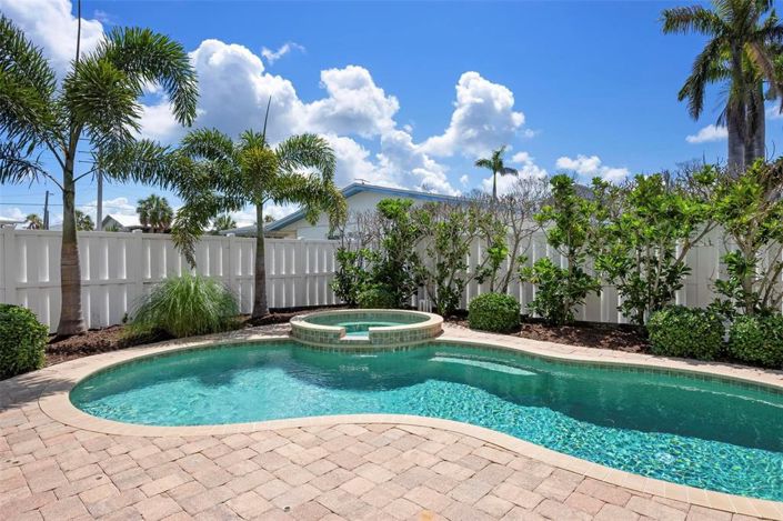 Image No.49-3 Bed Property for sale