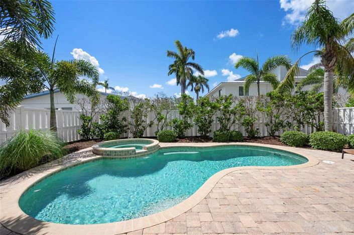 Image No.50-3 Bed Property for sale