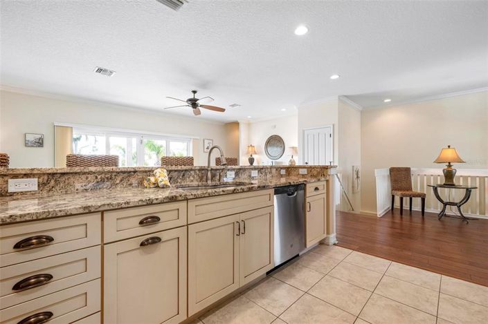 Image No.8-3 Bed Property for sale