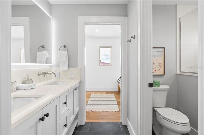 Image No.27-4 Bed Property for sale