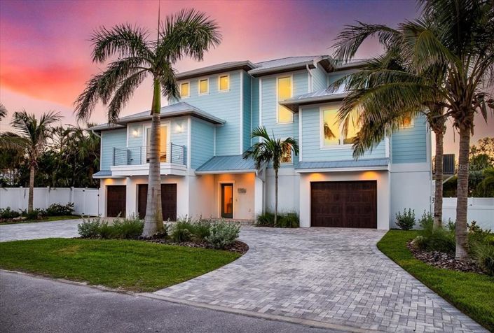 Image No.43-4 Bed Property for sale