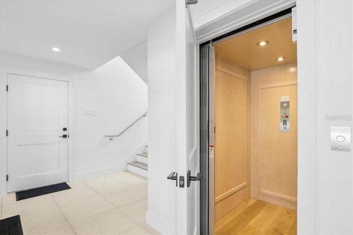 Image No.5-4 Bed Property for sale