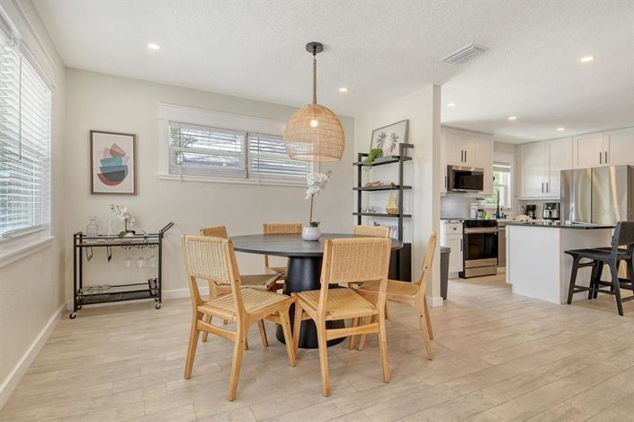 Image No.8-3 Bed Property for sale