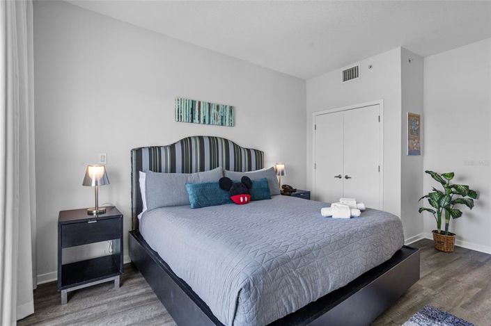 Image No.19-2 Bed Property for sale