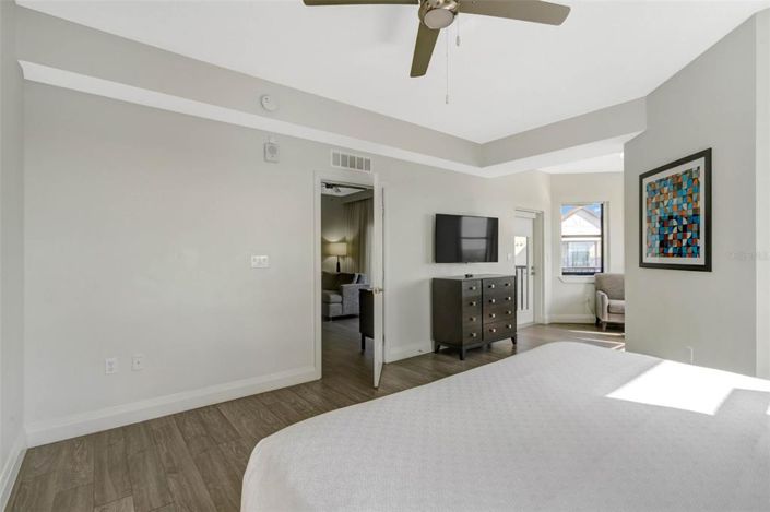 Image No.13-2 Bed Property for sale