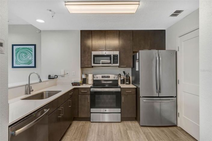 Image No.8-2 Bed Property for sale