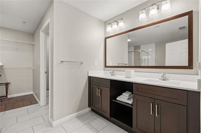 Image No.25-3 Bed Property for sale