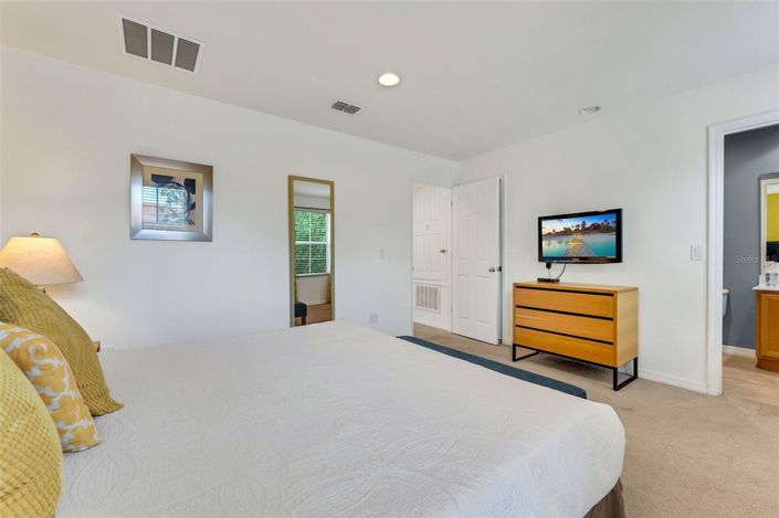 Image No.28-2 Bed Townhouse for sale