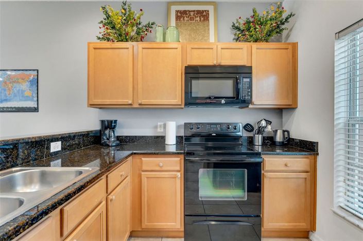 Image No.6-2 Bed Townhouse for sale