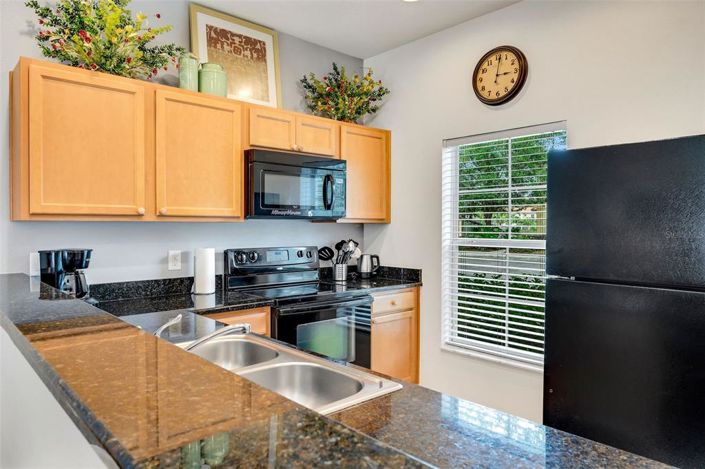 Image No.8-2 Bed Townhouse for sale