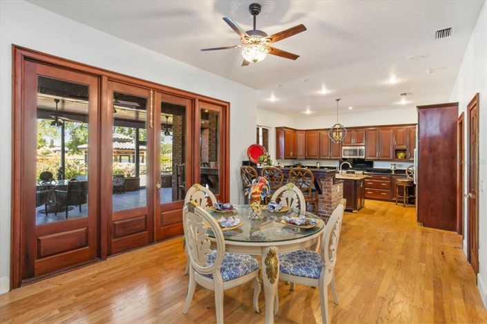 Image No.28-6 Bed Property for sale