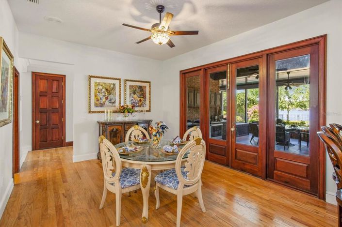 Image No.29-6 Bed Property for sale