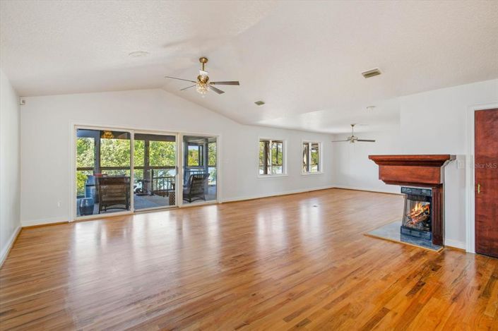 Image No.32-6 Bed Property for sale