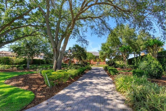 Image No.4-6 Bed Property for sale