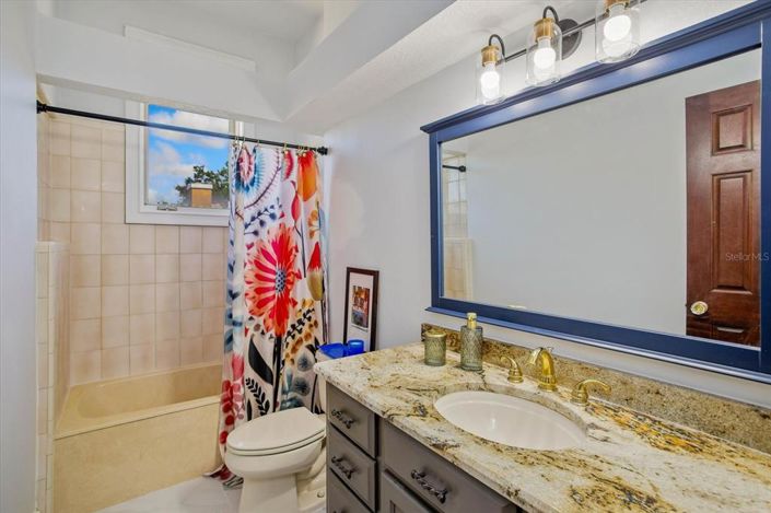 Image No.47-6 Bed Property for sale