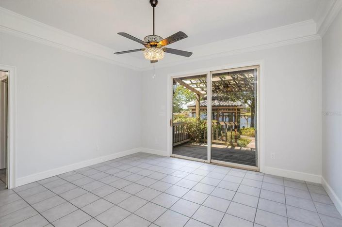 Image No.48-6 Bed Property for sale