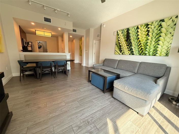 Image No.8-2 Bed Property for sale