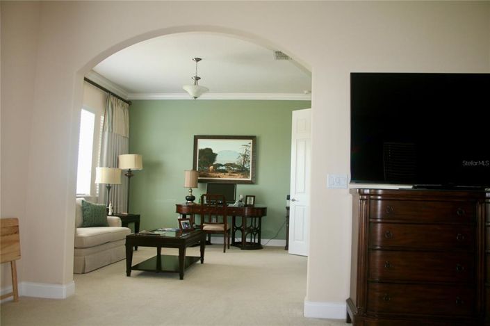 Image No.11-5 Bed Property for sale