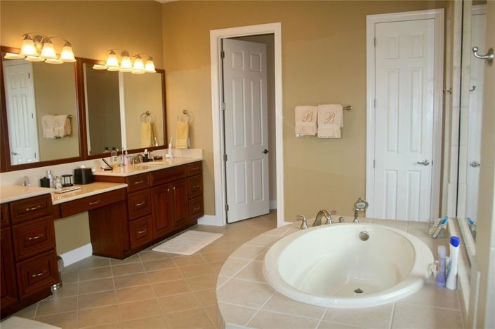 Image No.13-5 Bed Property for sale