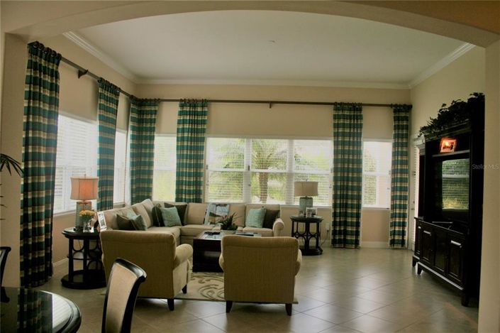 Image No.4-5 Bed Property for sale